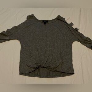 Grey 3/4 sleeve shirt